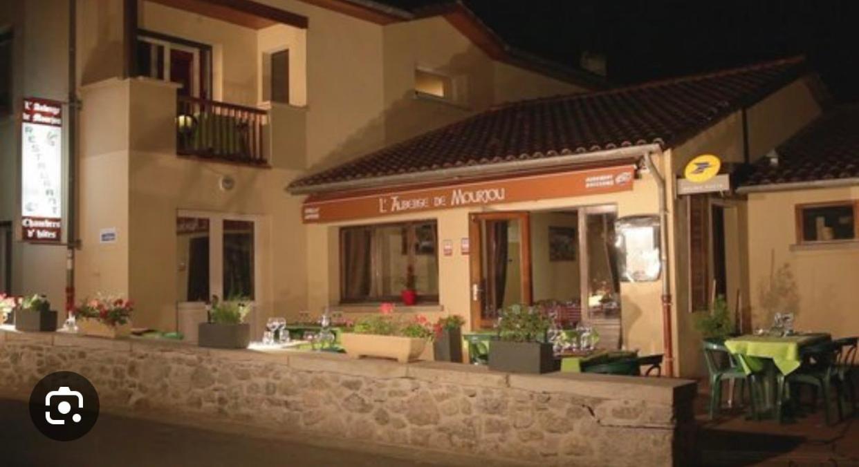 Auberge De Mourjou Eksteriør bilde