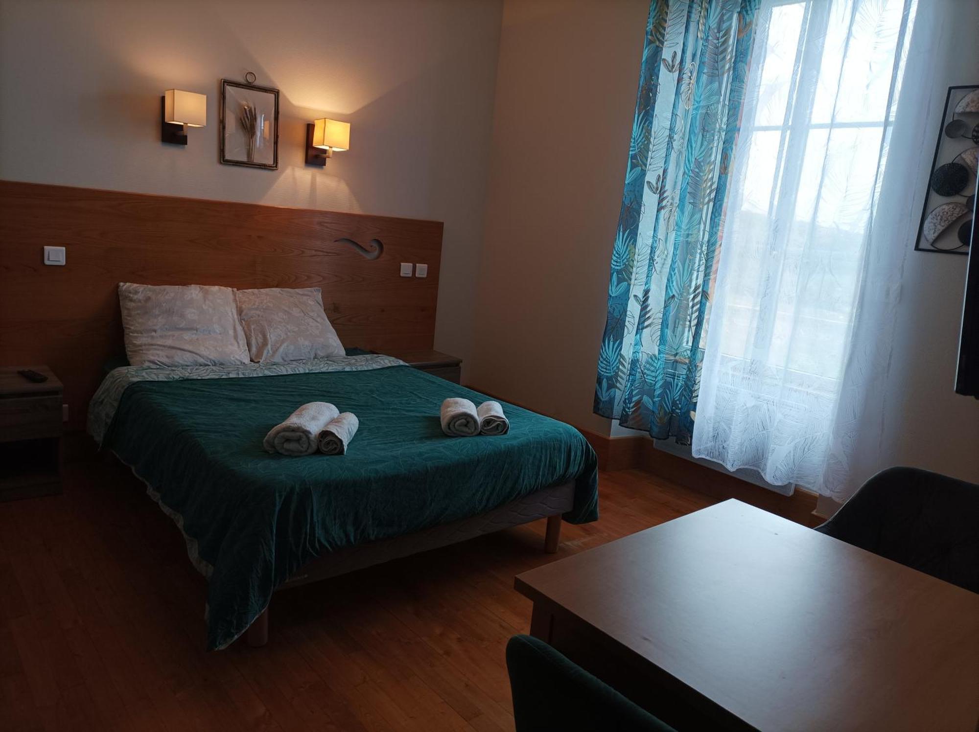 Auberge De Mourjou Eksteriør bilde